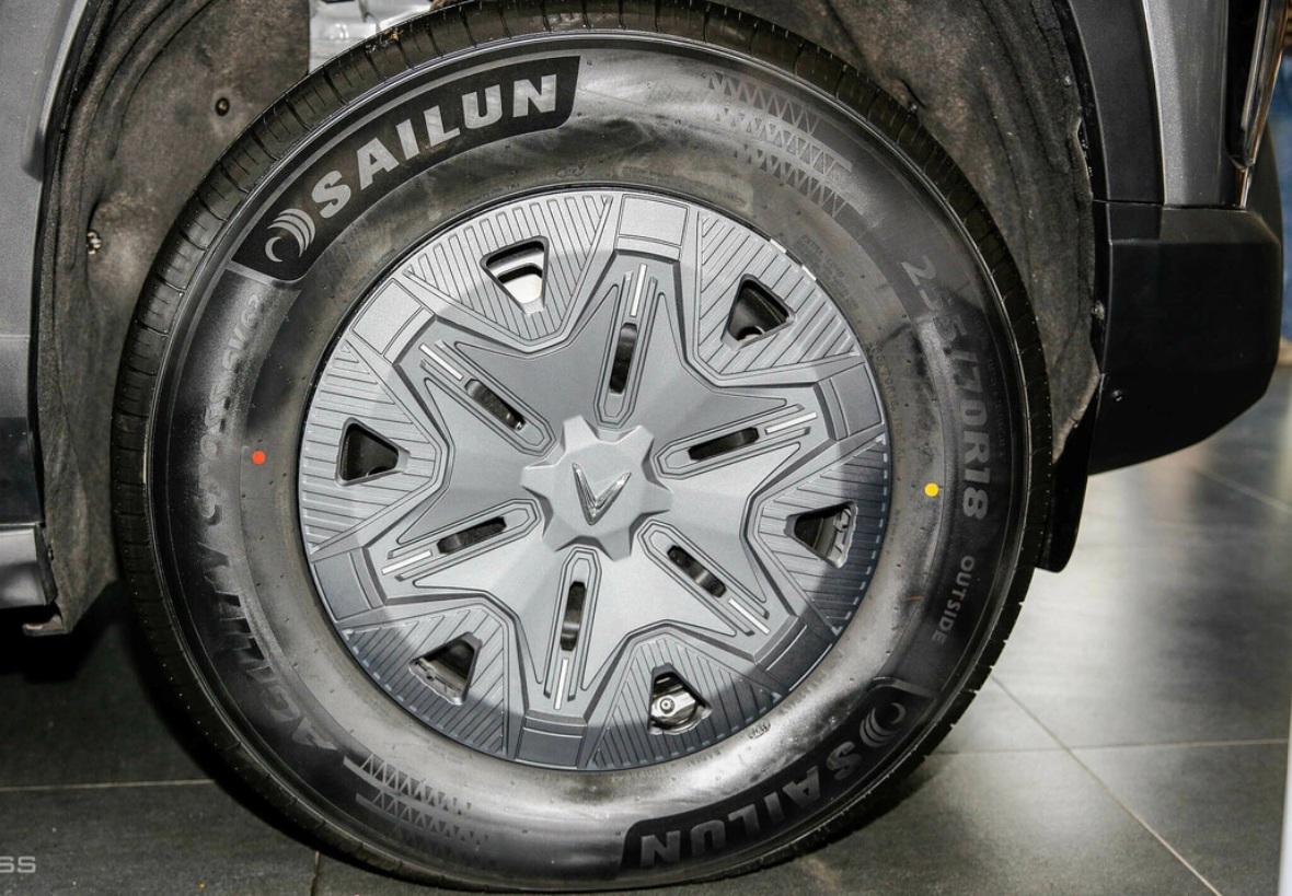 Lazang thiết kế cỡ lớn 18inch.