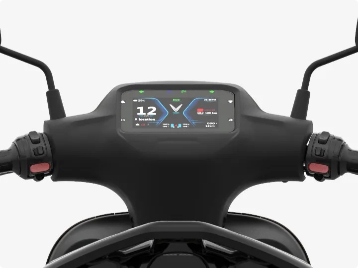 Màn hình TFT có kết nối Bluetooth hiển thị rõ tốc độ, pin và chế độ lái
